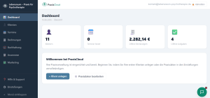 Dashboard von PraxisCloud mit Kennzahlen zu Klienten, Terminen, offenen Rechnungen und Aufgaben sowie Menü mit Klienten, Termine, Rechnungen, Buchhaltung und Anamnese.